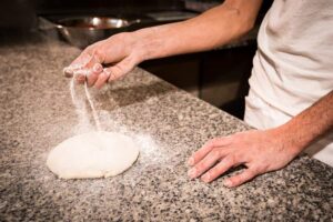 impasto pallina pizzeria trofarello pizza e arte, impasto leggero