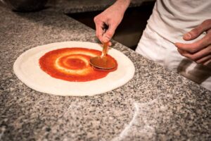 salsa pomodoro pizzeria trofarello pizza e arte, impasto leggero