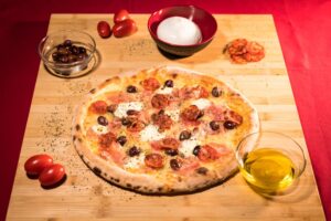 salamino olive e mozzarella di bufala pizzeria trofarello